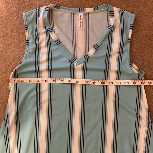 Sunday Morning Casual Dress with Pockets - Picture 6 of 9